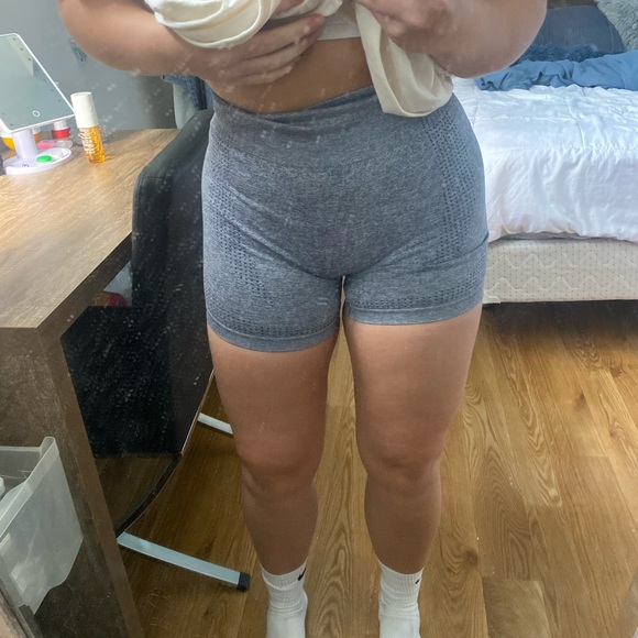 SOLD ! Amazon Gym shorts lot - Picture 6 of 10